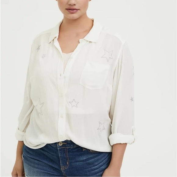 Torrid White / Silver Crinkle Gauze Star Blouse Size 00 Medium NEW - Picture 6 of 6
